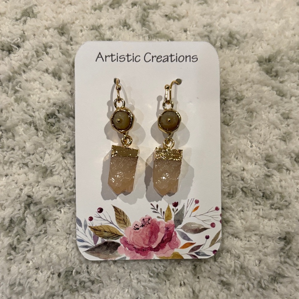 Gold and Cream Raw Crystal Dangle Fashion Earrings NWT Artistic Creations